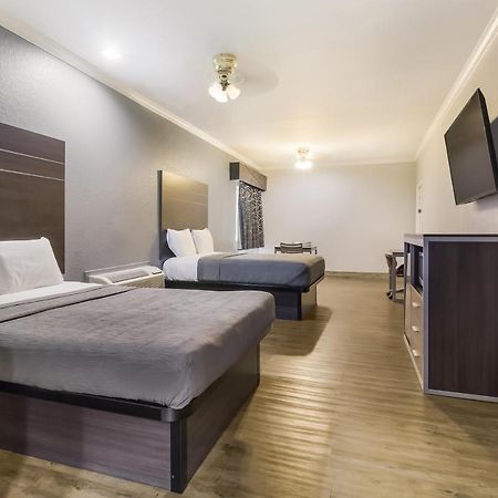 Americas Best Value Platinum Inn & Suites Houston Exterior photo