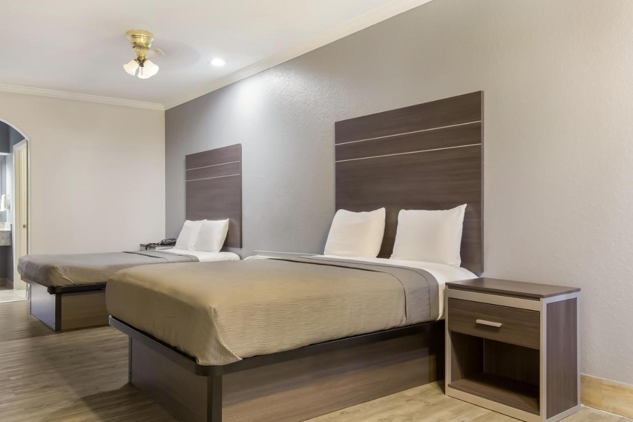 Americas Best Value Platinum Inn & Suites Houston Exterior photo