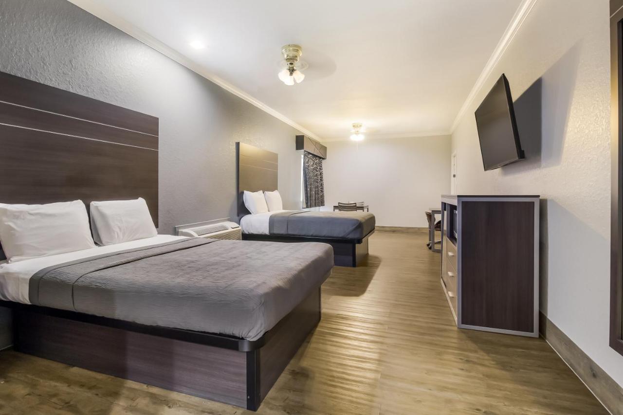 Americas Best Value Platinum Inn & Suites Houston Exterior photo